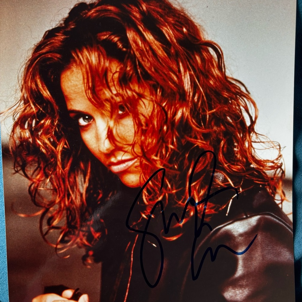 Sheryl Crow autographed 8x10 photograph